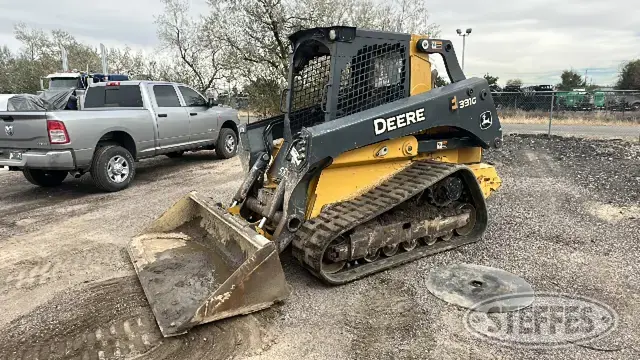 2017 Deere 331G