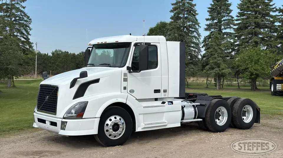 2013 Volvo VNL Conventional Truck without Sleeper