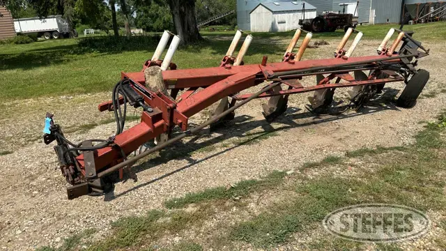 International 735