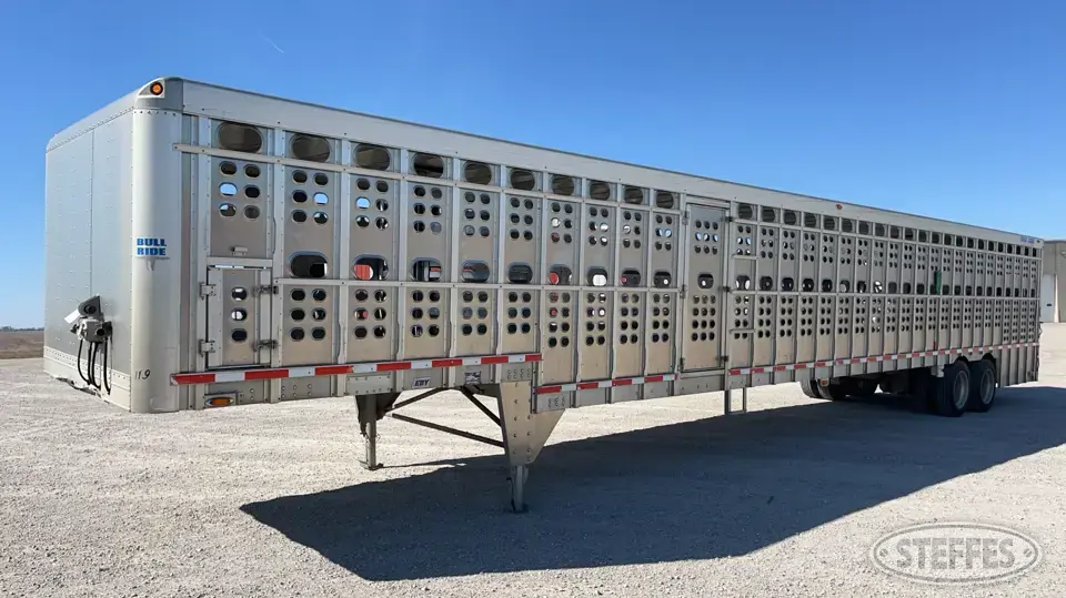 2009 Eby Ground Loader Semi Livestock Trailer