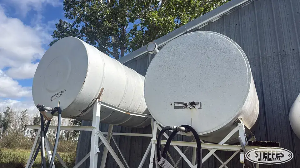 (2) Fuel tanks