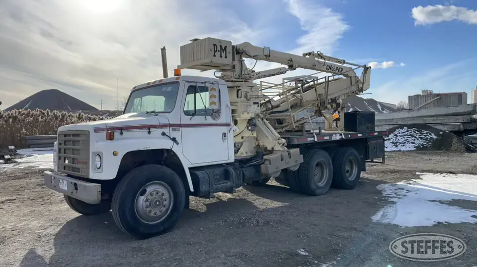 1986 International F1954 Specialty Truck