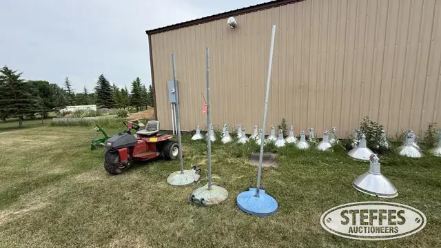 (3) Net poles
