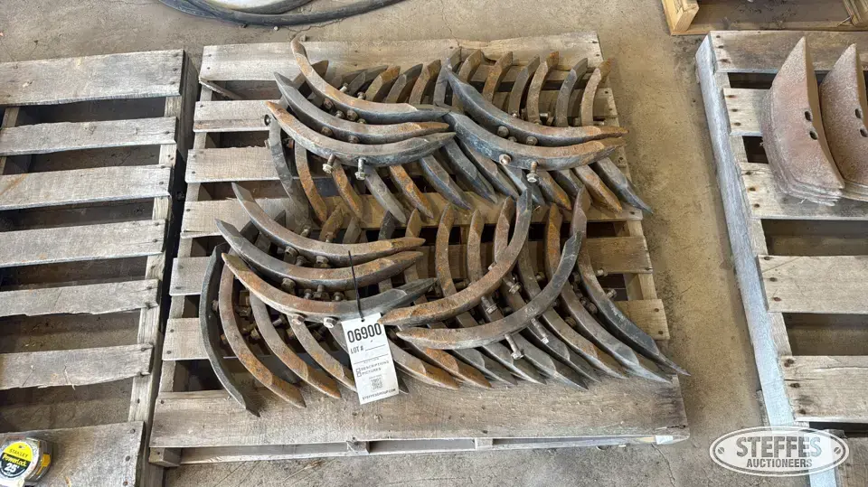 Chisel plow points Ag Equipment Part