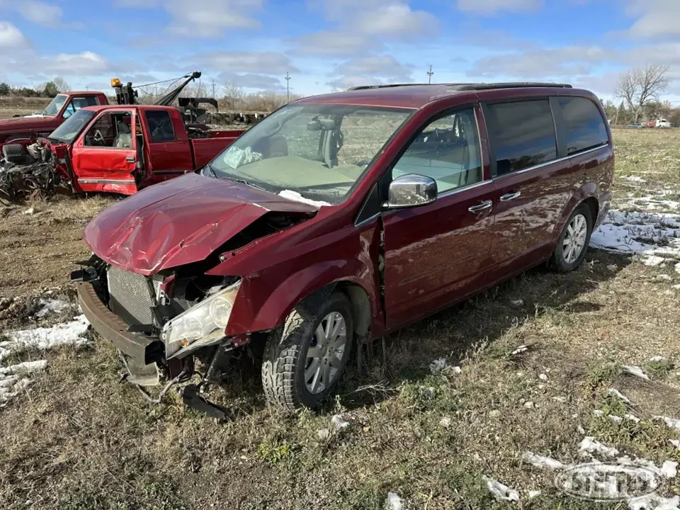 2012 Chrysler Town & Country Van