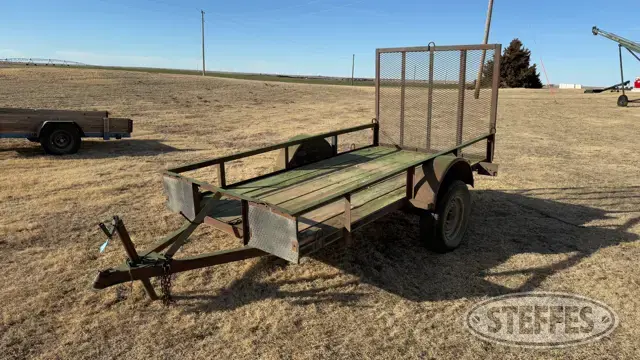 Single axle utility trailer