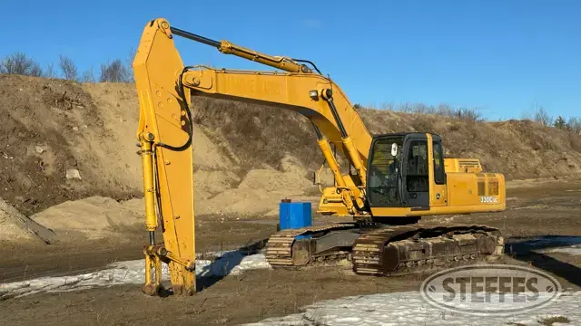 2006 Deere 330 LC