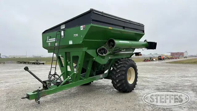 2006 Parker 739