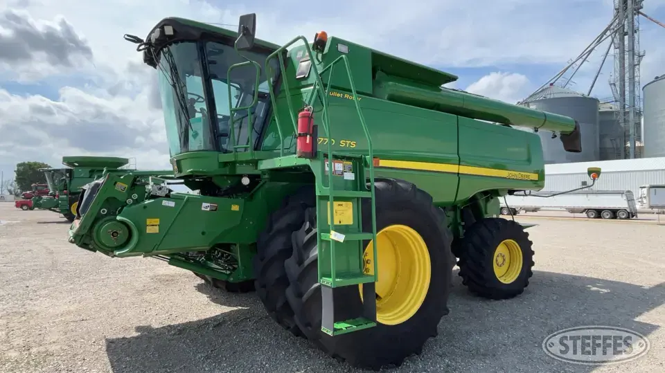 2010 John Deere 9770 Combine