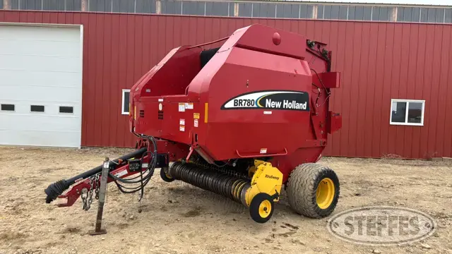 2005 New Holland BR780