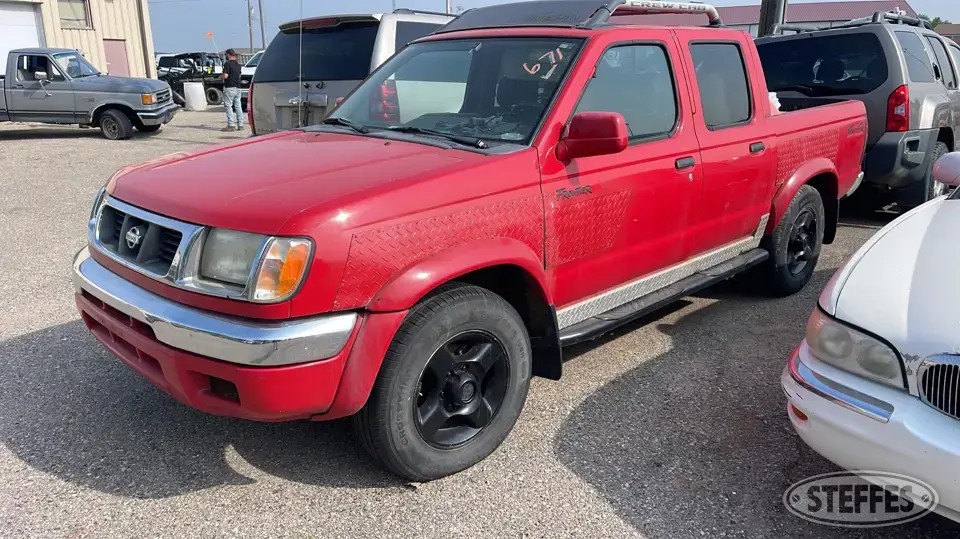 2000 Nissan Frontier SE Half Ton Pickup