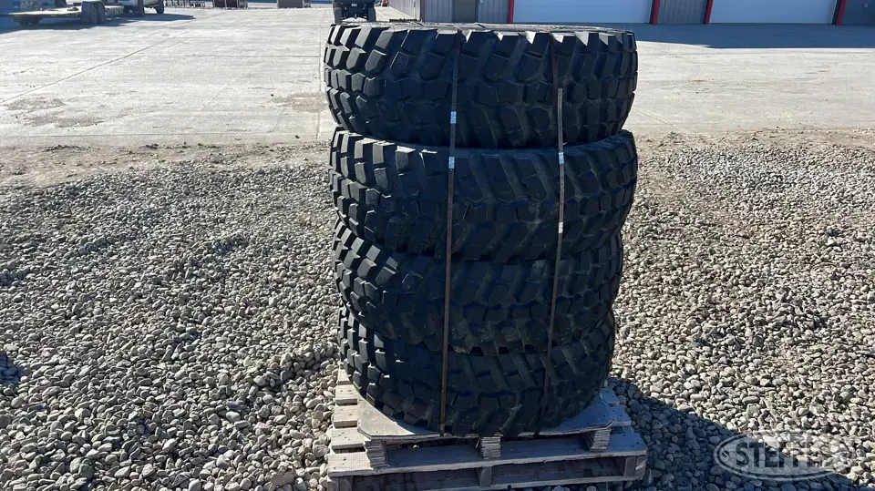 (4) Alliance Multiuse 550 360/80R20 tires Tractor-Implement Tire
