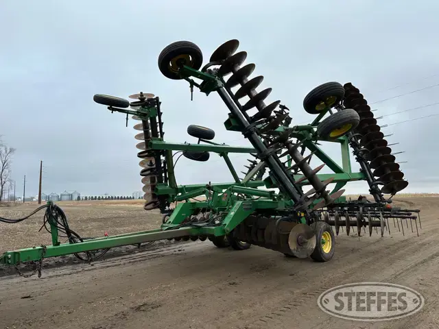 John Deere 635