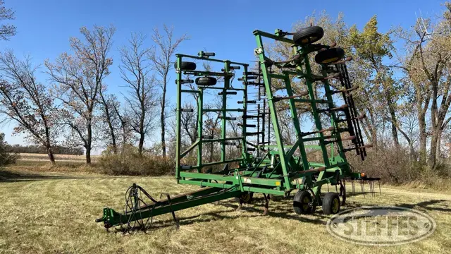 1998 John Deere 680