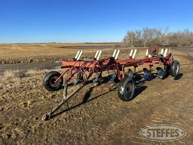 International 770