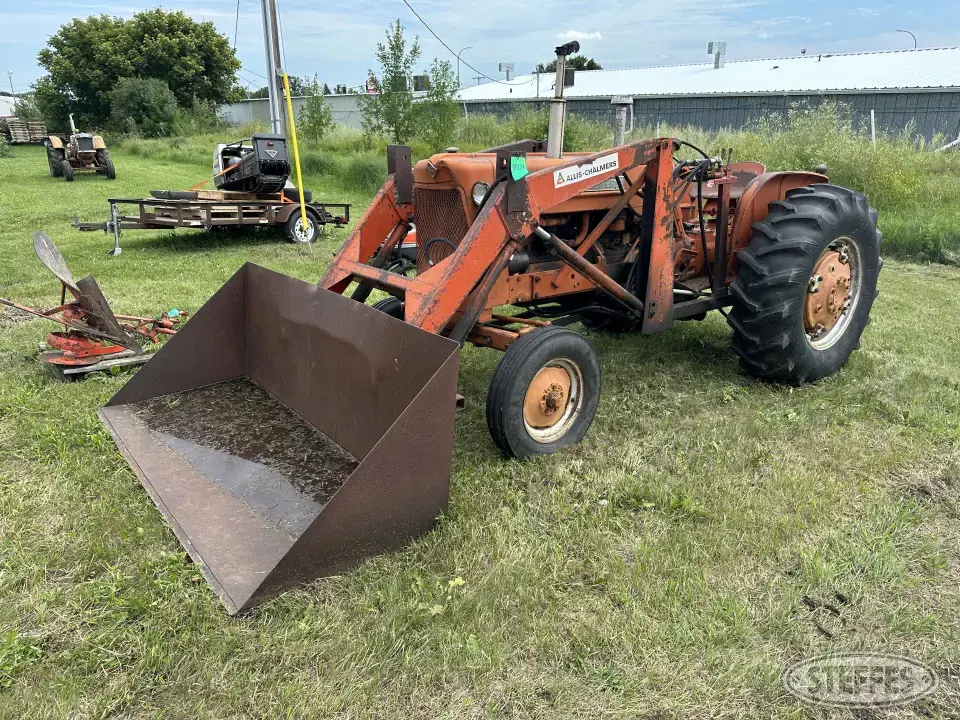 Allis-Chalmers D17 Collectible Tractor