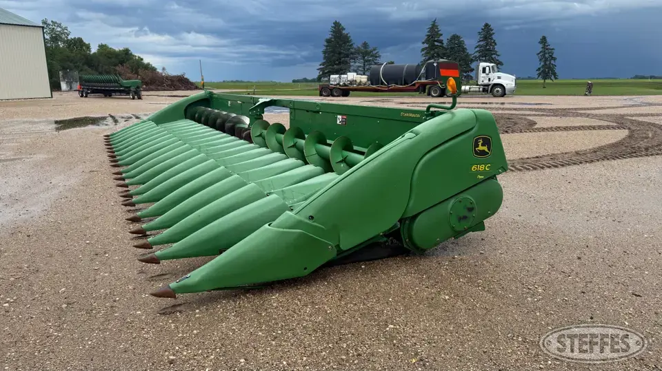 2016 John Deere 618C Corn Head