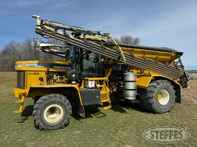 2009 Ag-Chem 8204