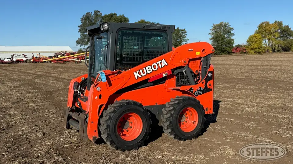 2018 Kubota SSV65 Wheeled Skid Steer