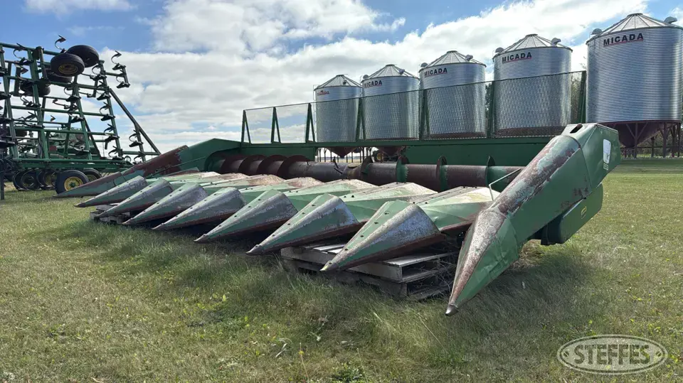 1979 John Deere 853 All Crop Head