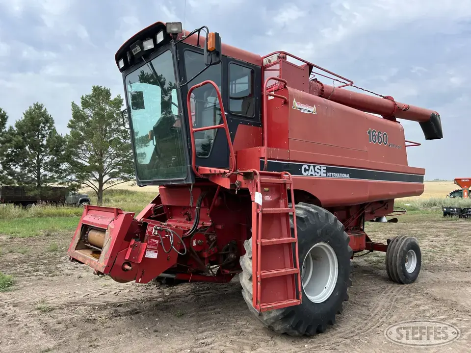 1986 Case IH 1660 Combine