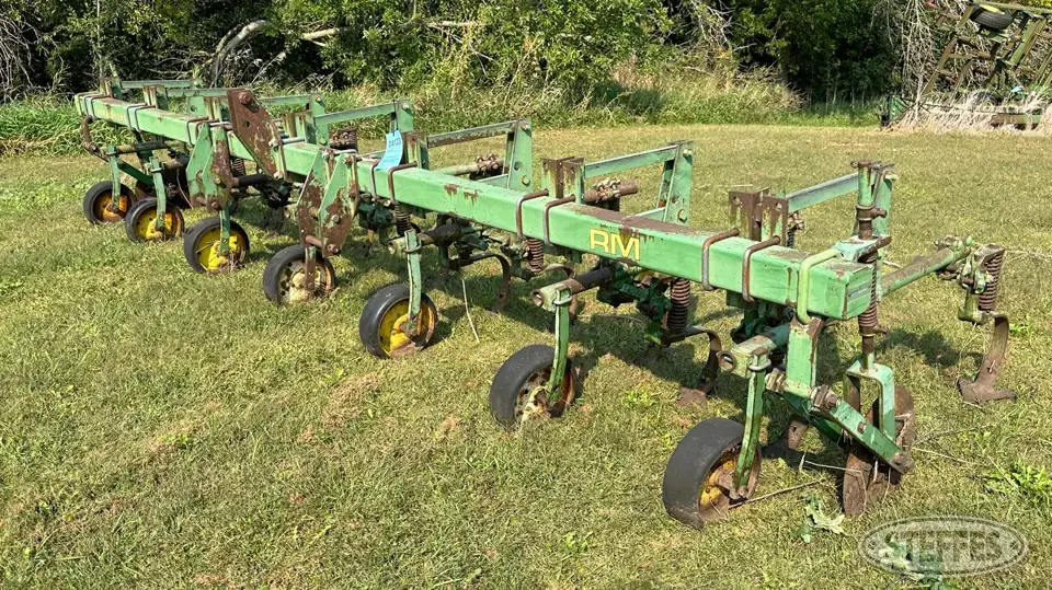 John Deere RM Row Crop Cultivator