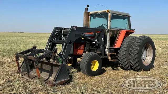 1981 Massey Ferguson 2705