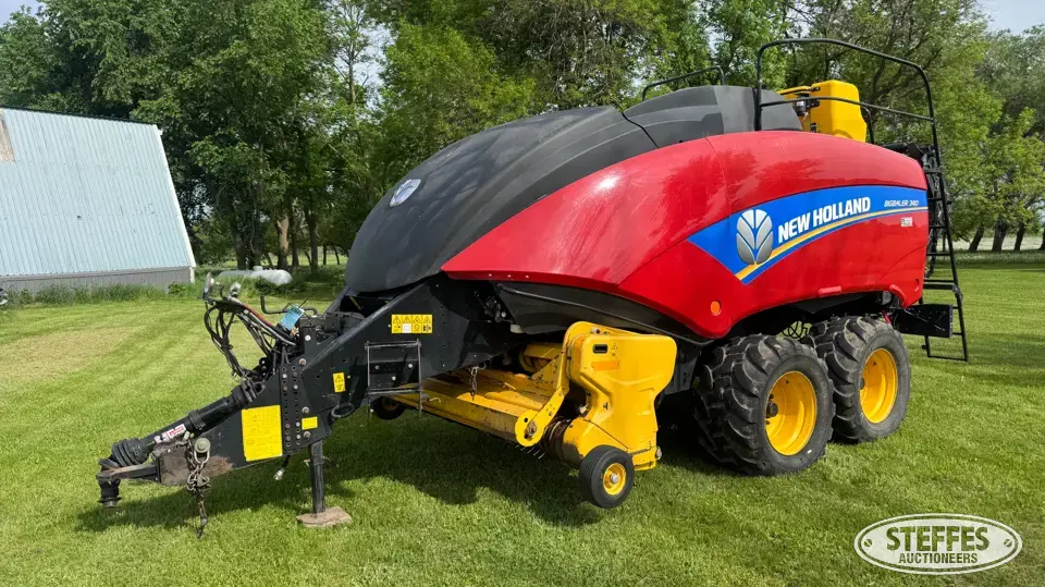 2013 New Holland BigBaler 340 Square Baler