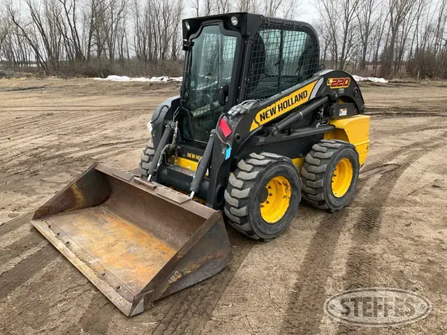 2012 New Holland L220