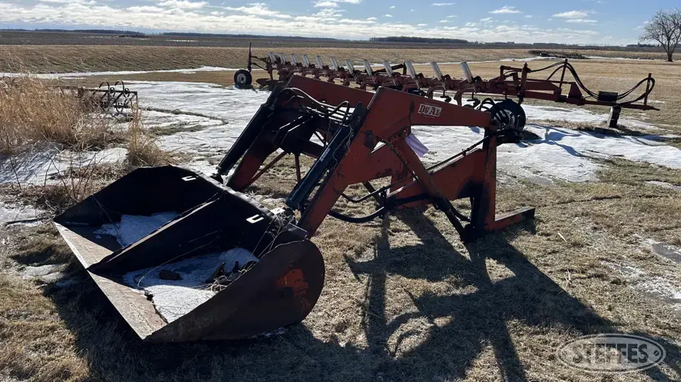 DuAl 1000 Tractor Loaders and Attachment
