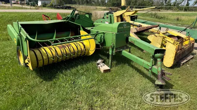 John Deere 24T