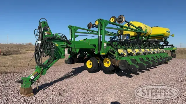 2009 John Deere DB44