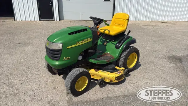 2004 John Deere L130