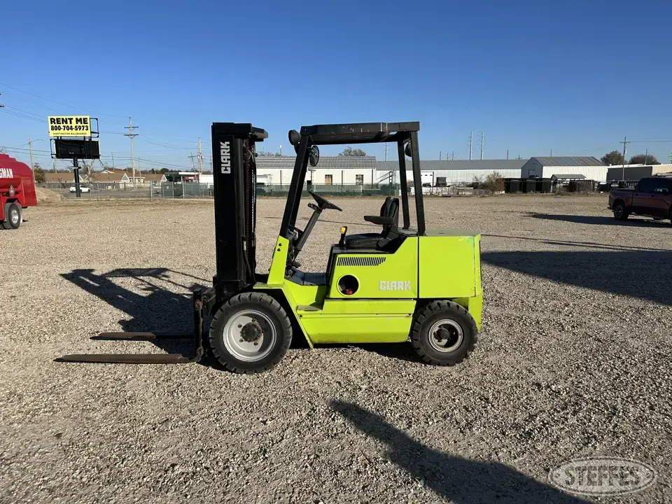 Clark GPX30 Warehouse Forklift