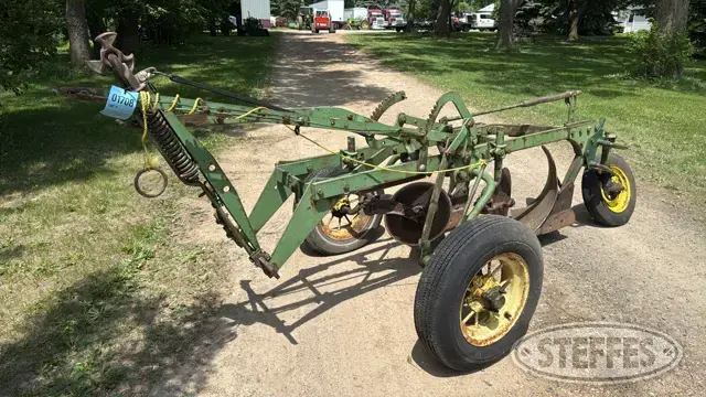 John Deere No. 44