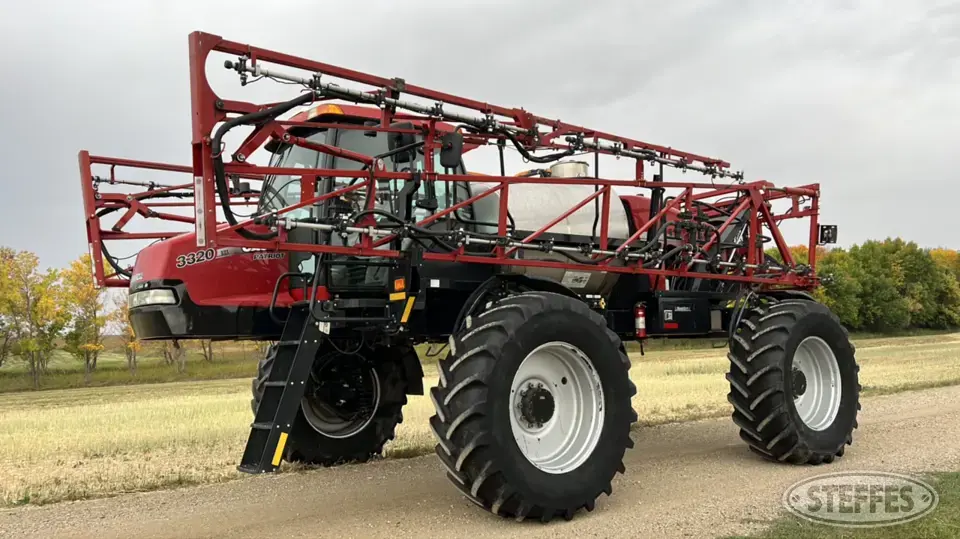 2008 Case IH SPX3320 Self-Propelled Sprayer