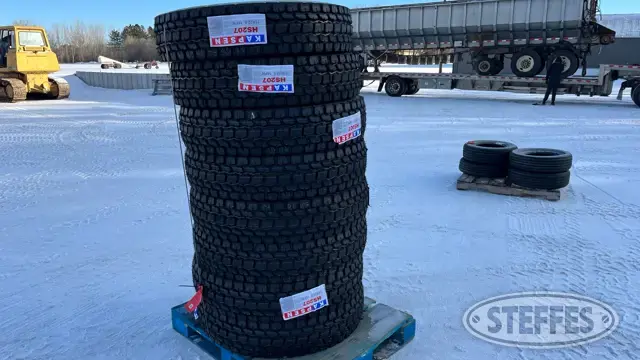 (8) Kapsen 11R22.5 tires