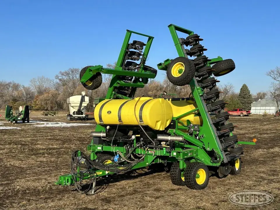 2014 John Deere 1990 Air Drills and Air Seeder