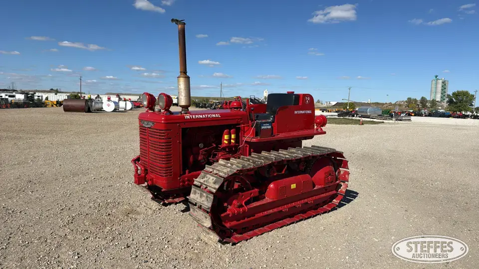 1952 International TD-9 Collectible Tractor