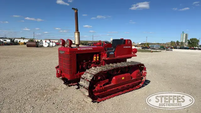 1952 International T-D 9