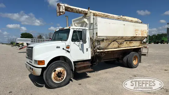2001 International 4700