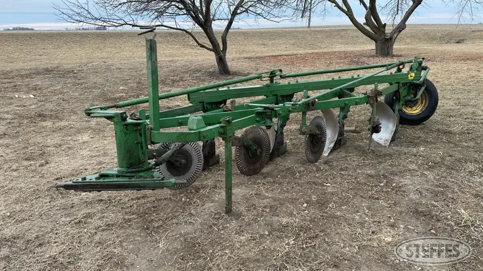 John Deere F145H Plow