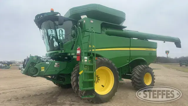 2012 John Deere S670