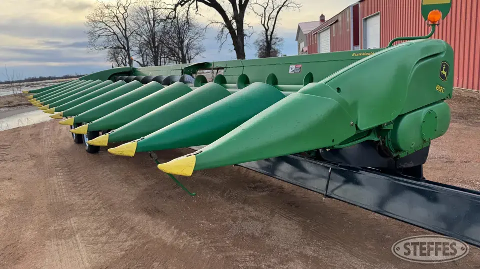2010 John Deere 612C StalkMaster Corn Head