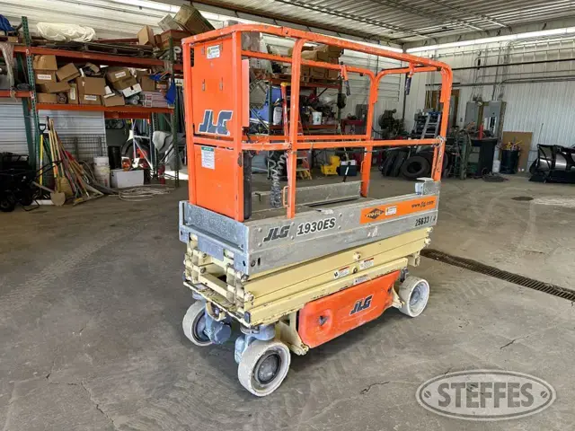 2008 JLG 1930ES