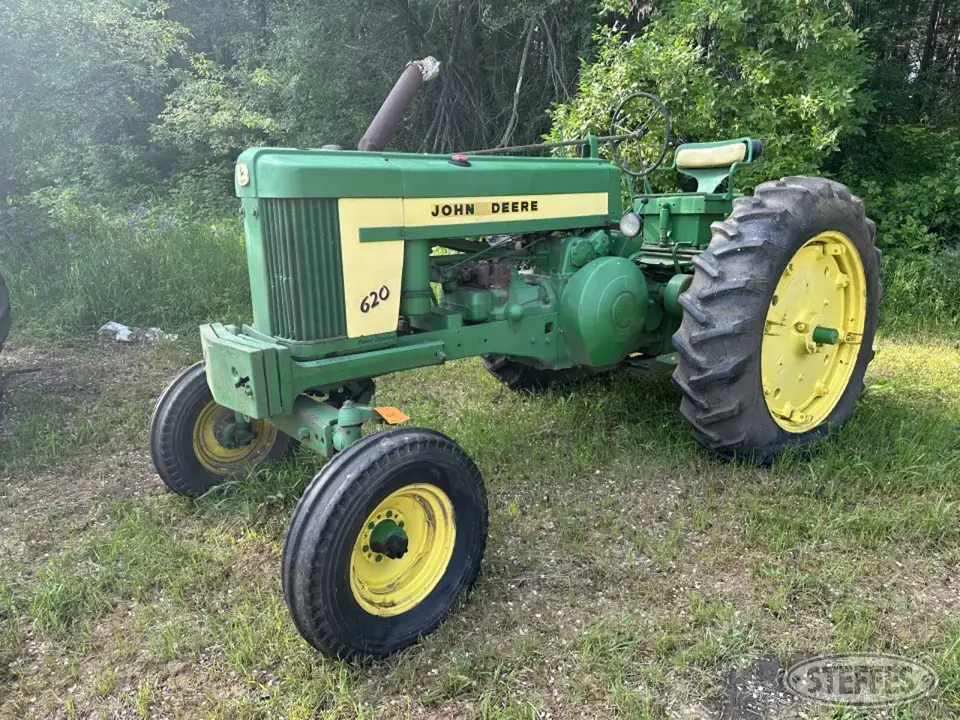 1957 John Deere 620 Collectible Tractor