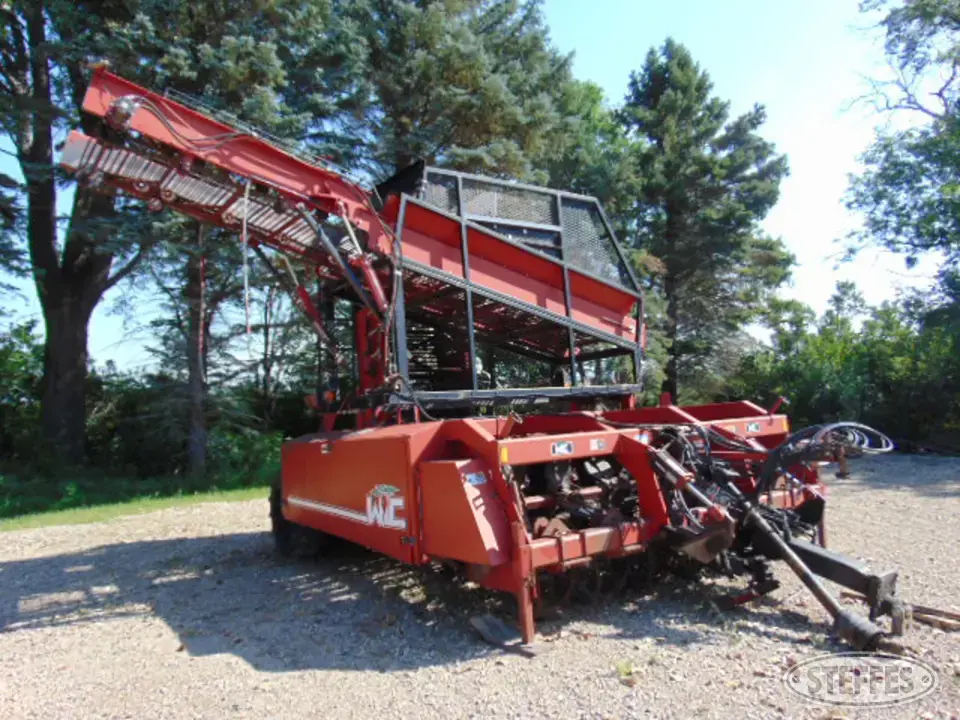 1998 Amity Sugarbeet Harvester