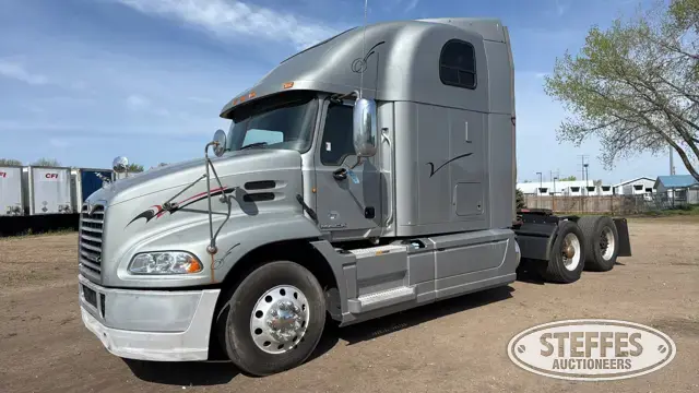 2014 Mack Pinnacle CXU613