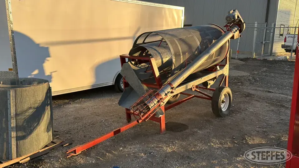 Hutchinson C-1500 Grain Cleaner