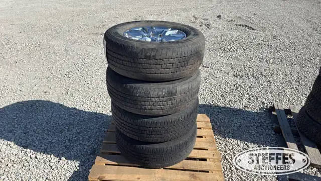 (4) Goodyear Wrangler 275/65R18 tires
